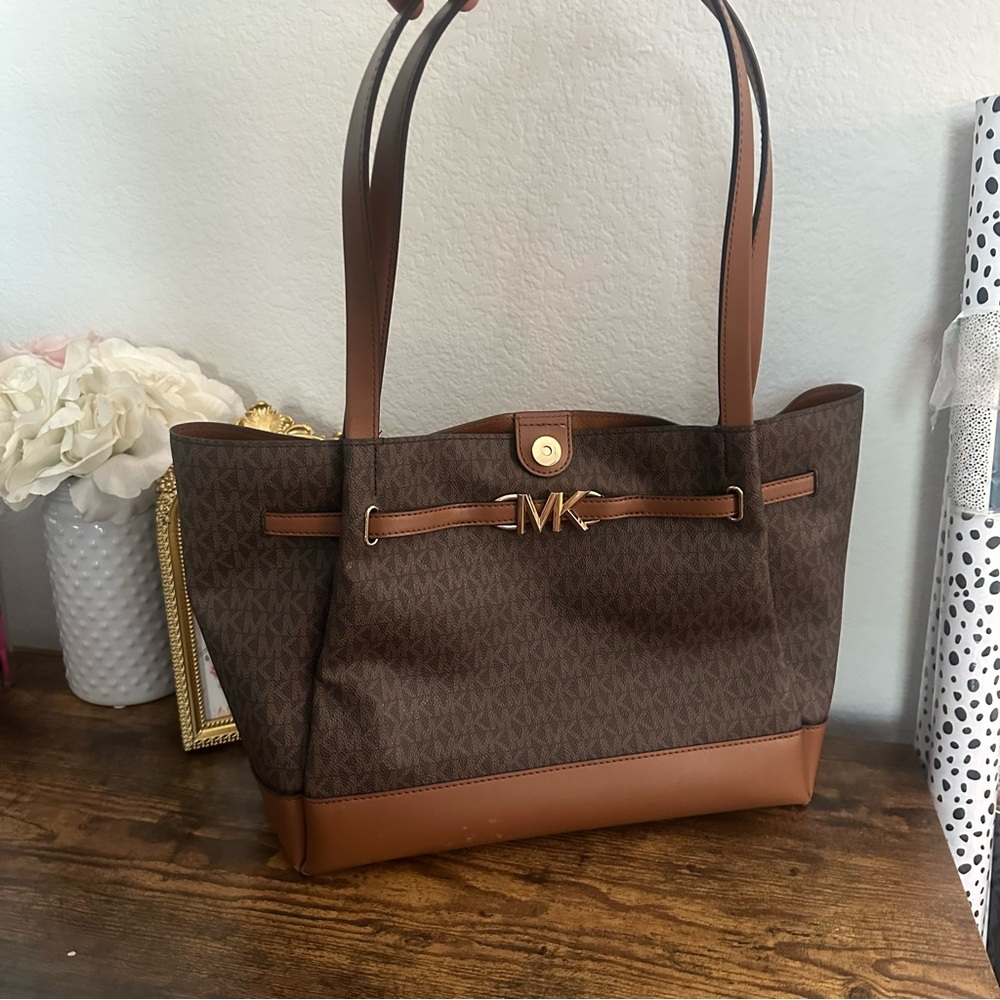 Michael Kors Signature Brown Tote